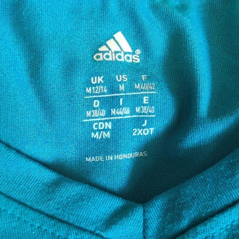 4 Medium Exercise Shirts - Picture 6 of 9